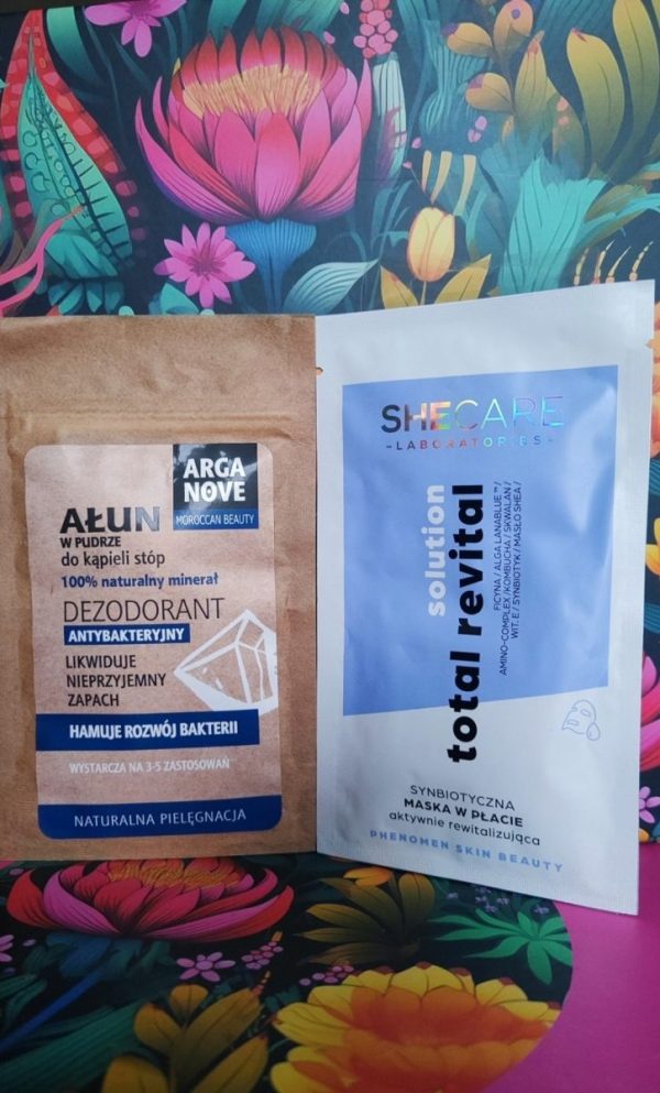 Naturalny dezodorant w pudrze i SHECARE LABORATORIES  Synbiotyczna maska w płacie