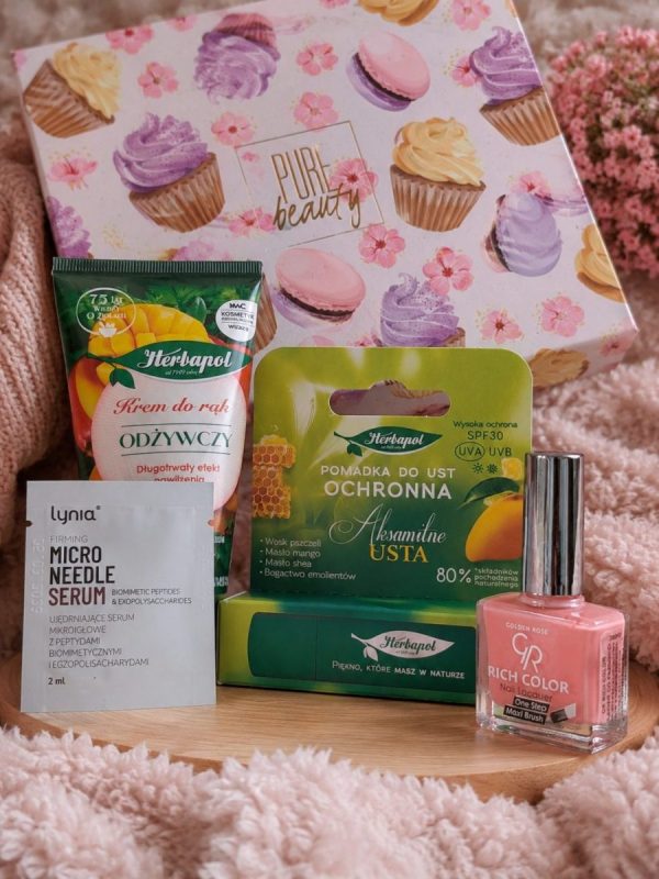 Pełna zawartość boxa Pure Beauty Delicious Colors - 11 pełnowymiarowych produktów